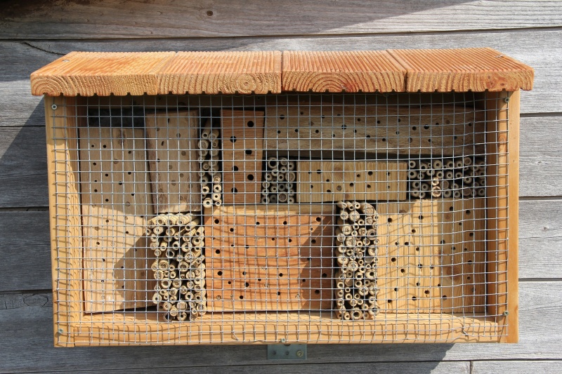 Positivbeispiel für ein einfaches Insektenhotel