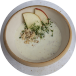Apfel-Joghurt-Dressing mit Walnüssen Diese Salat-Sauce mögen auch Kinder: Apfel-Joghurt-Dressing mit Walnüssen