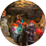 Kinder in der Hermannshöhle Kinder in der Hermannshöhle