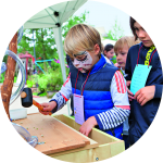 Kinder beim Sommerfest am Erbsenschlagbahn Kinder beim Sommerfest am Erbsenschlagbahn