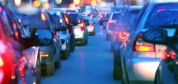 Autos stehen im Stau Autos stehen im Stau