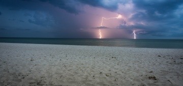 Blitze über dem Meer Blitze über dem Meer