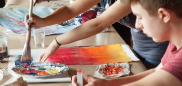 Wettbewerb jugend creativ: Jugendliche malen