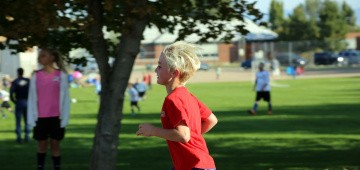 Junge beim Marathon