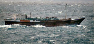 Verdächtiges Piratenschiff vor Somalia