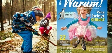 Kinder spielen mit Stöcken im Schnee