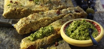 Hafer-Foccacia mit grünem Pesto